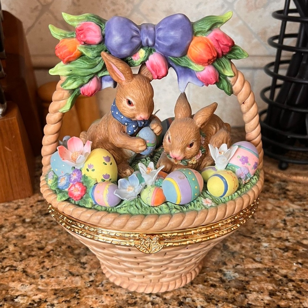 CWC PORCELAIN EASTER BASKET HAND PAINTED CANDY DISH - LARGE RARE VINTAGE